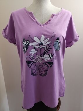Women’s Lavender Butterfly Graphic Tee - Size M
